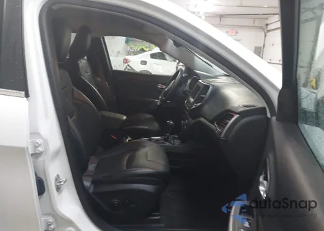 2021 Jeep Cherokee Latitude Lux 4X4 from USA, damaged, VIN 1C4PJMMX2MD230891